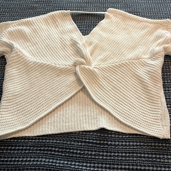 Women’s Daytrip sweater size medium. Cream. - Picture 2 of 7